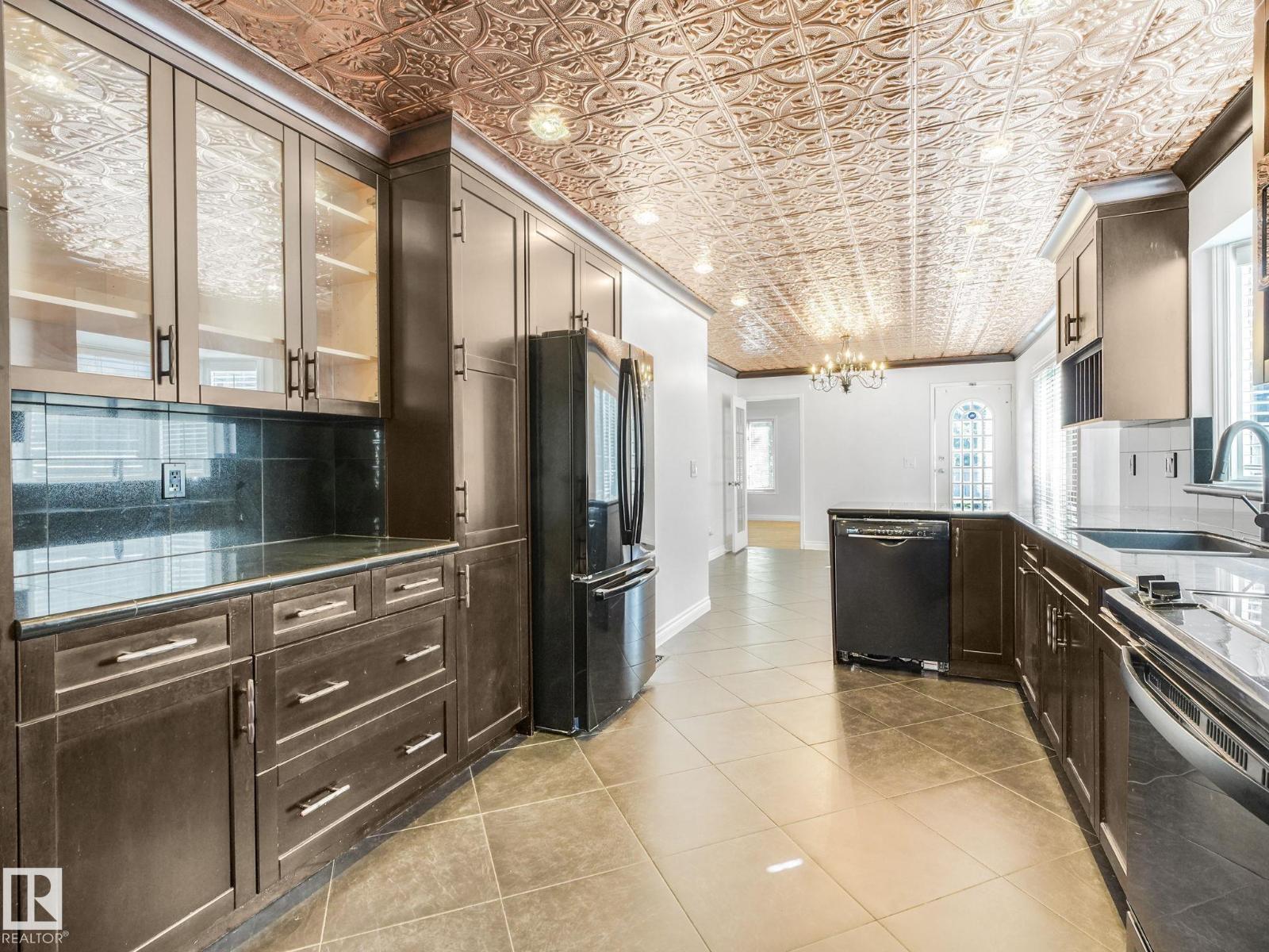 436 Olsen Cl Nw, Edmonton, Alberta  T6R 1L1 - Photo 8 - E4457912