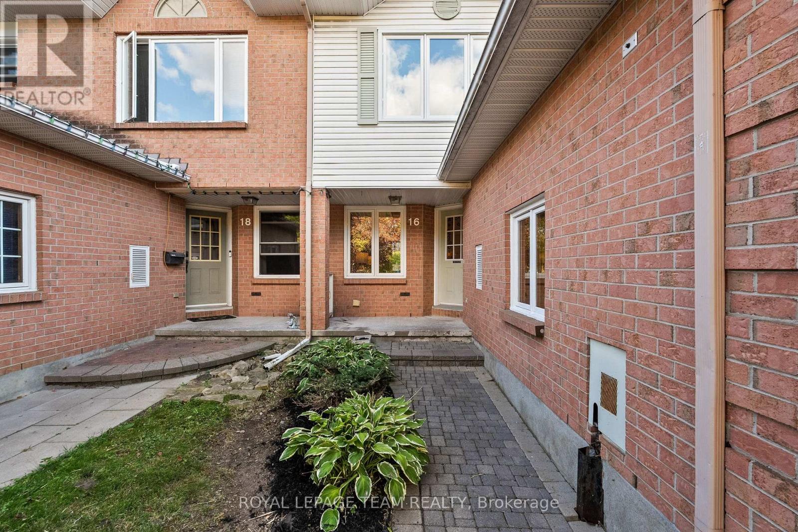16 Baton Court, Ottawa, Ontario  K2L 4C8 - Photo 2 - X12405538