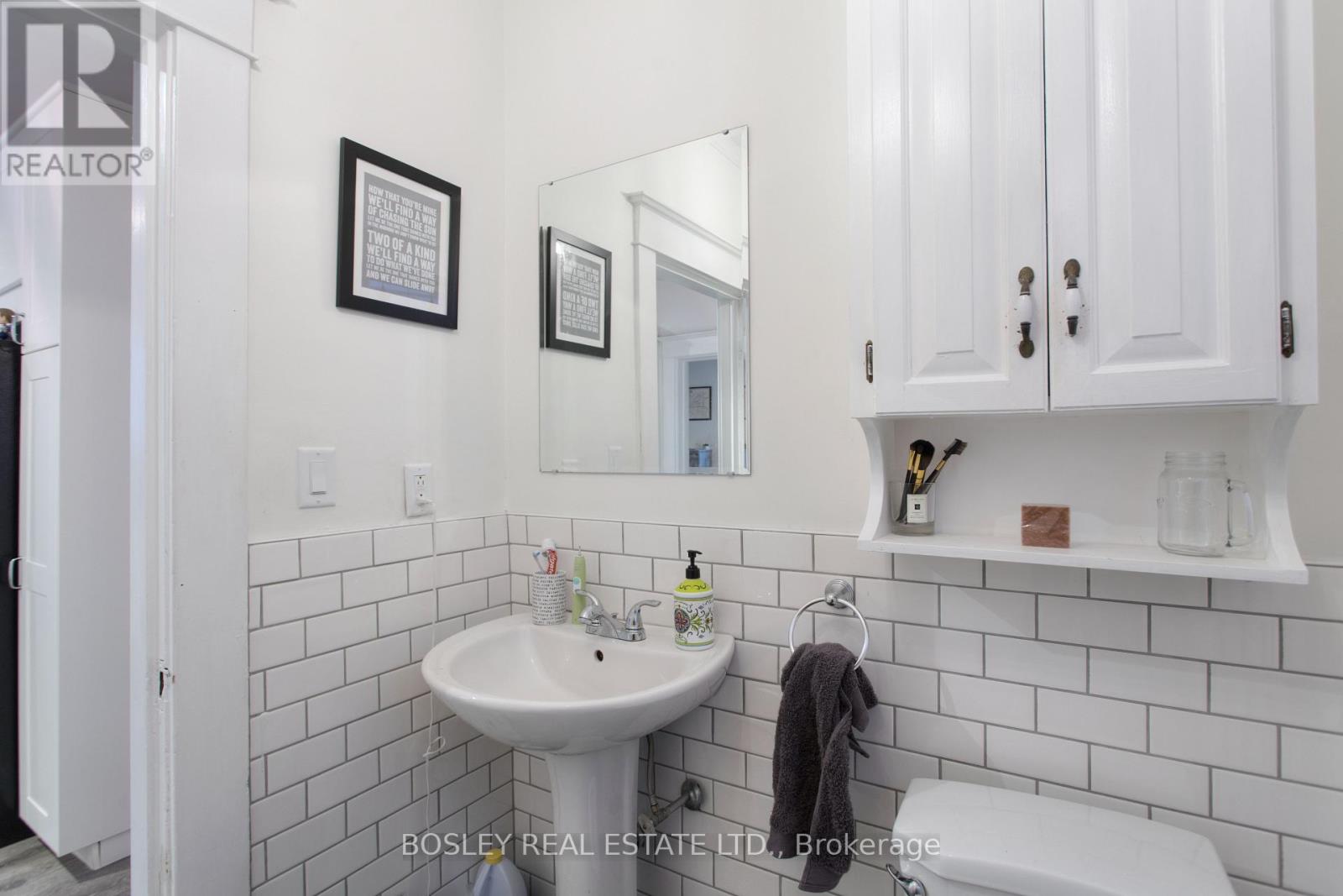 357 Roehampton Avenue, Toronto, Ontario  M4P 1S3 - Photo 15 - C12405522