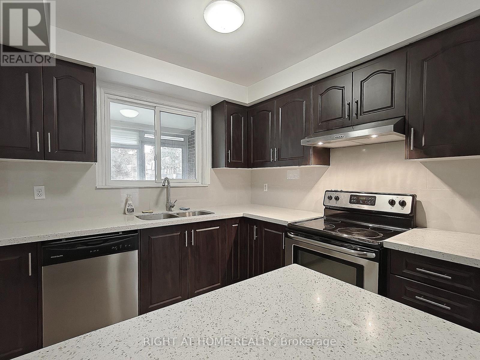 182 Mcnicoll Avenue, Toronto, Ontario  M2N 3K7 - Photo 5 - C12405535
