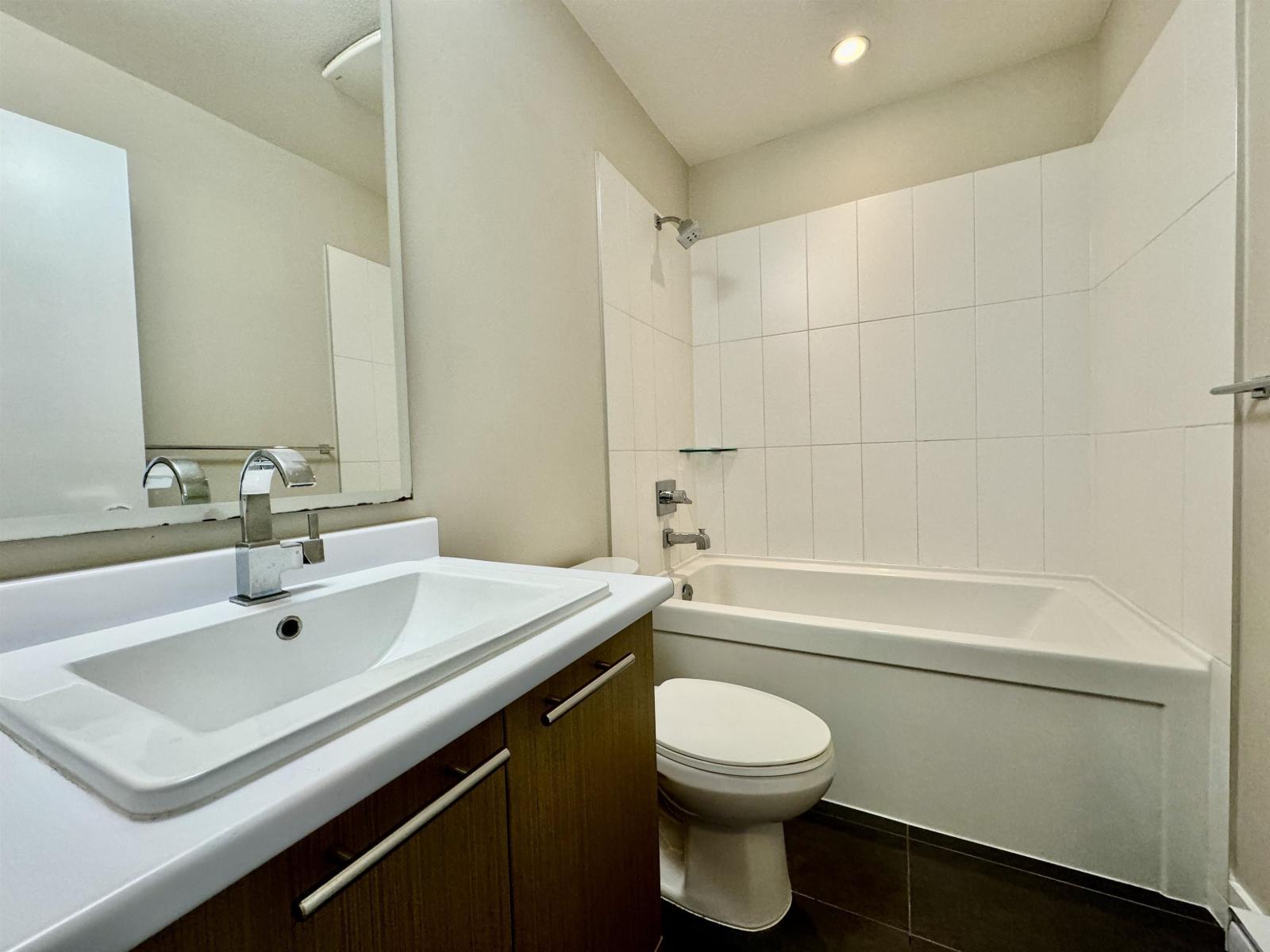 103 16222 23a Avenue, Surrey, British Columbia  V3Z 6P4 - Photo 11 - R3048268