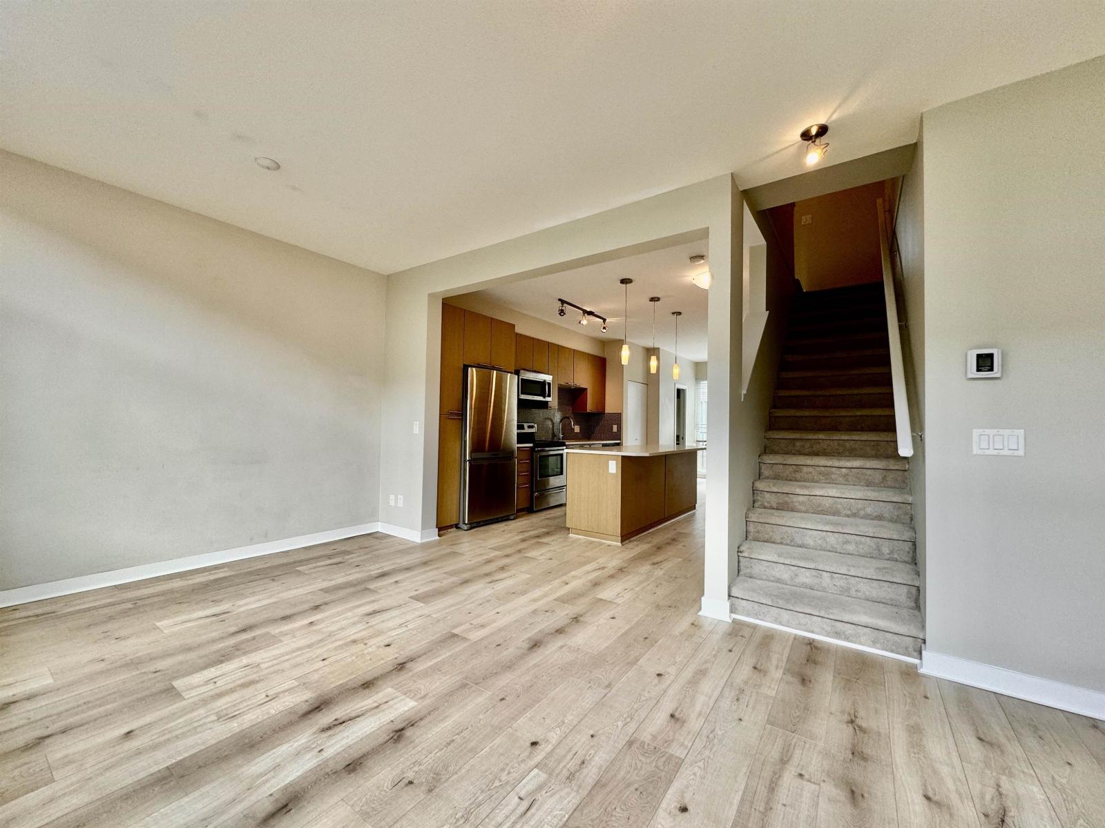 103 16222 23a Avenue, Surrey, British Columbia  V3Z 6P4 - Photo 3 - R3048268