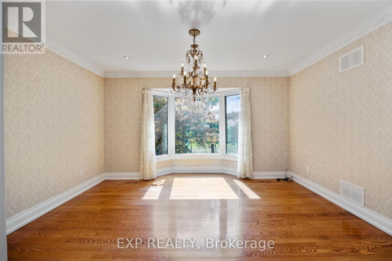 70 Hemingway Crescent N, Markham, Ontario  L3R 2V6 - Photo 15 - N12402303