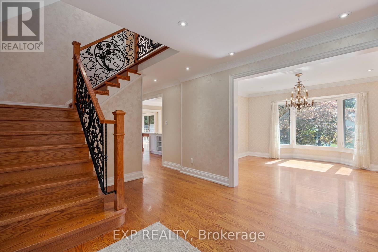 70 Hemingway Crescent N, Markham, Ontario  L3R 2V6 - Photo 14 - N12402303