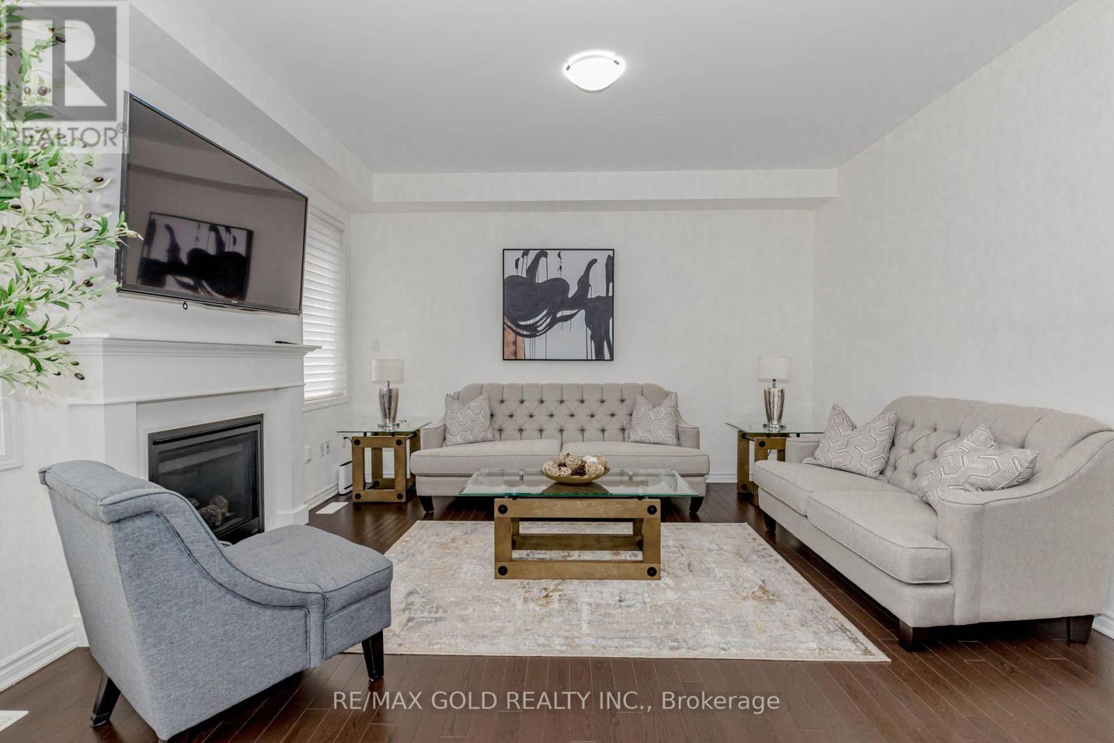 1344 Rose Way, Milton, Ontario  L9E 1M5 - Photo 14 - W12404054