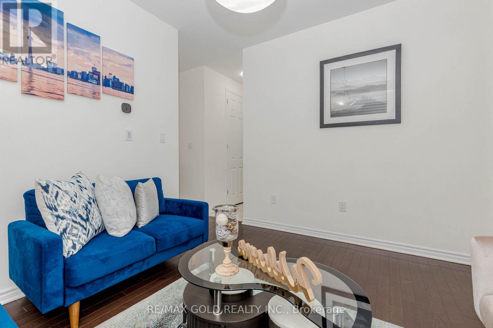 1344 Rose Way, Milton, Ontario  L9E 1M5 - Photo 7 - W12404054