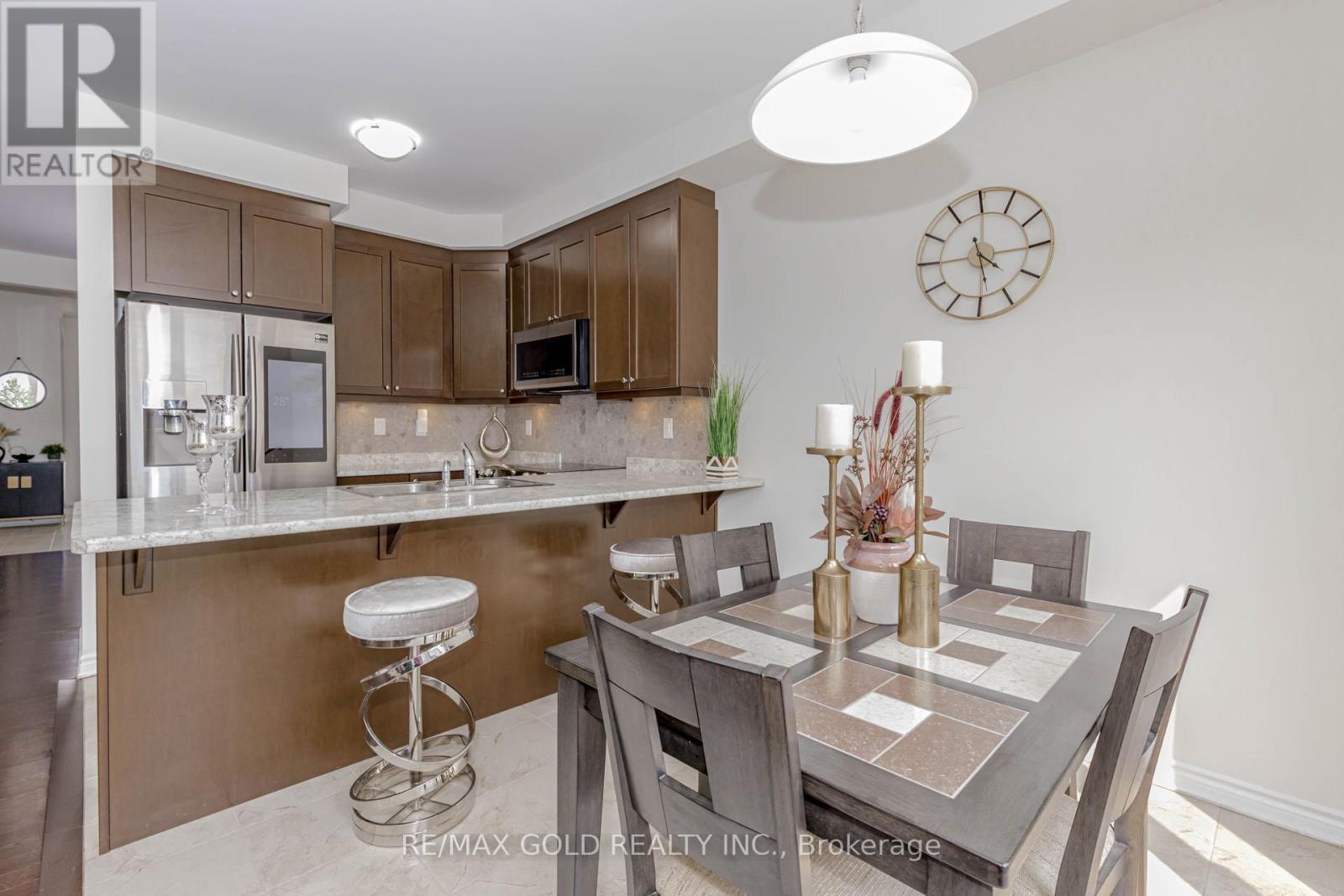 1344 Rose Way, Milton, Ontario  L9E 1M5 - Photo 12 - W12404054