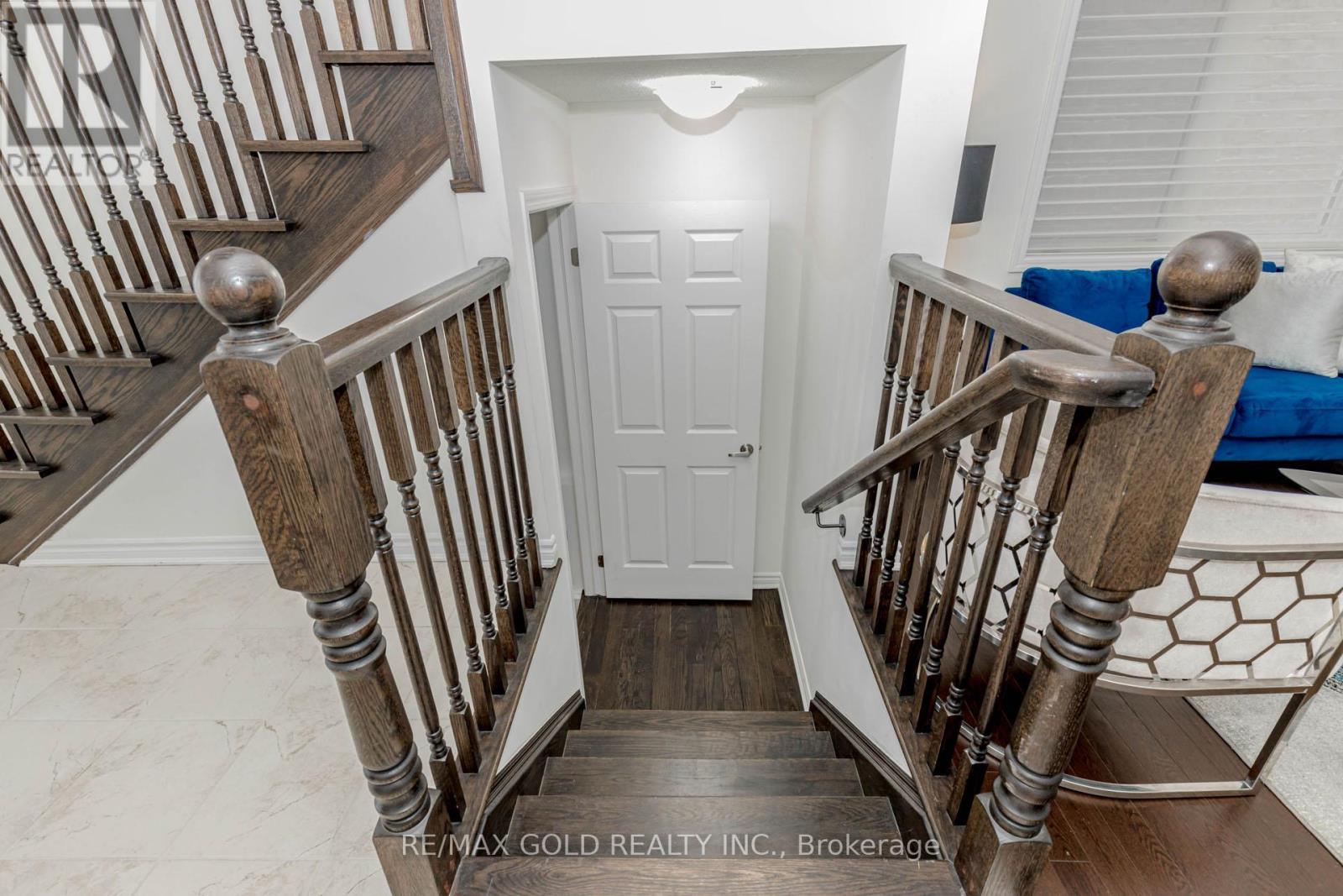 1344 Rose Way, Milton, Ontario  L9E 1M5 - Photo 33 - W12404054