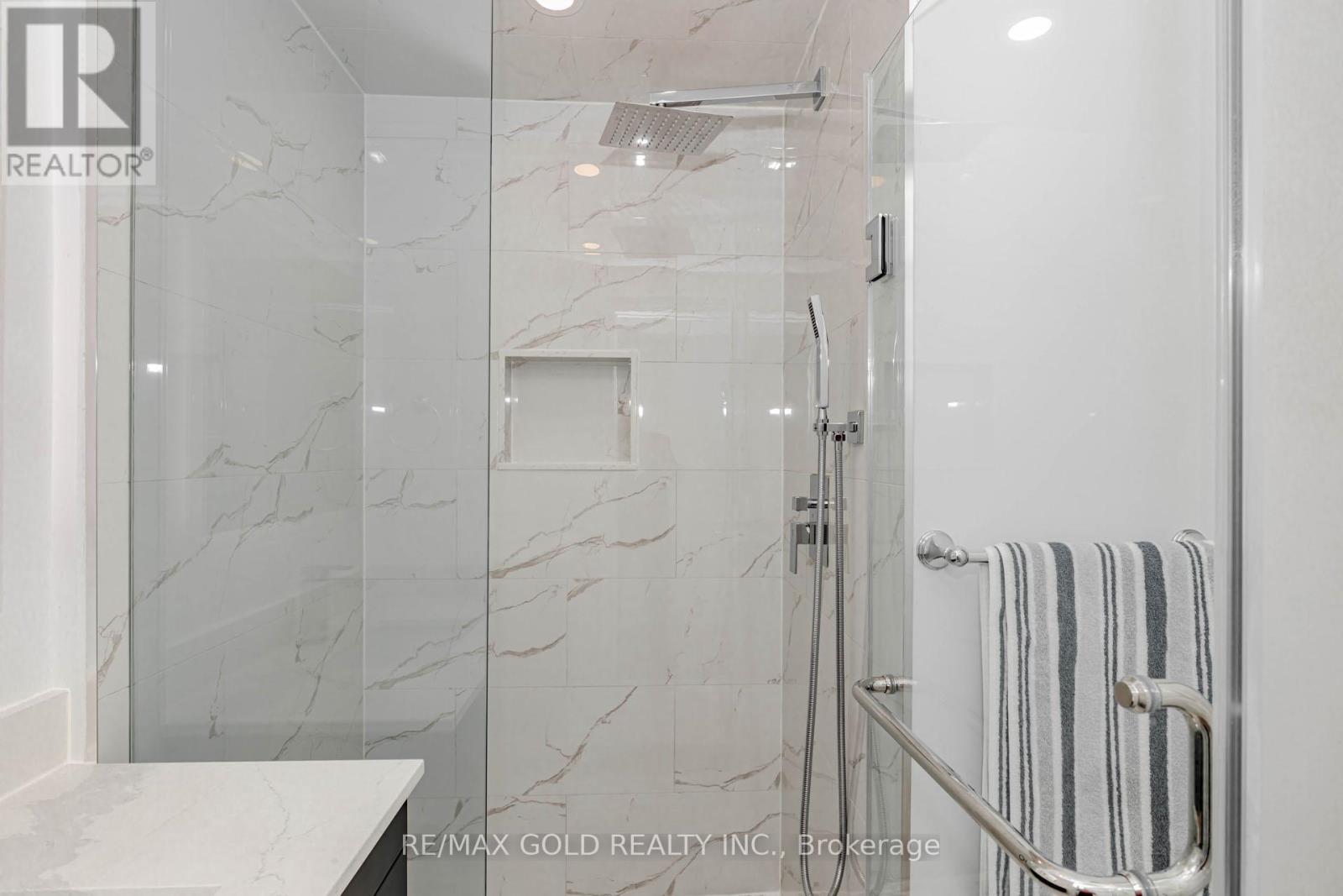 1344 Rose Way, Milton, Ontario  L9E 1M5 - Photo 41 - W12404054