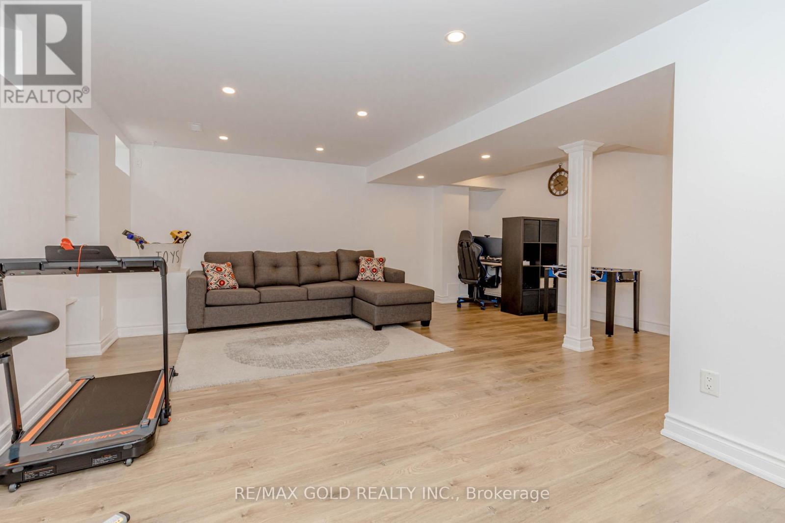 1344 Rose Way, Milton, Ontario  L9E 1M5 - Photo 39 - W12404054