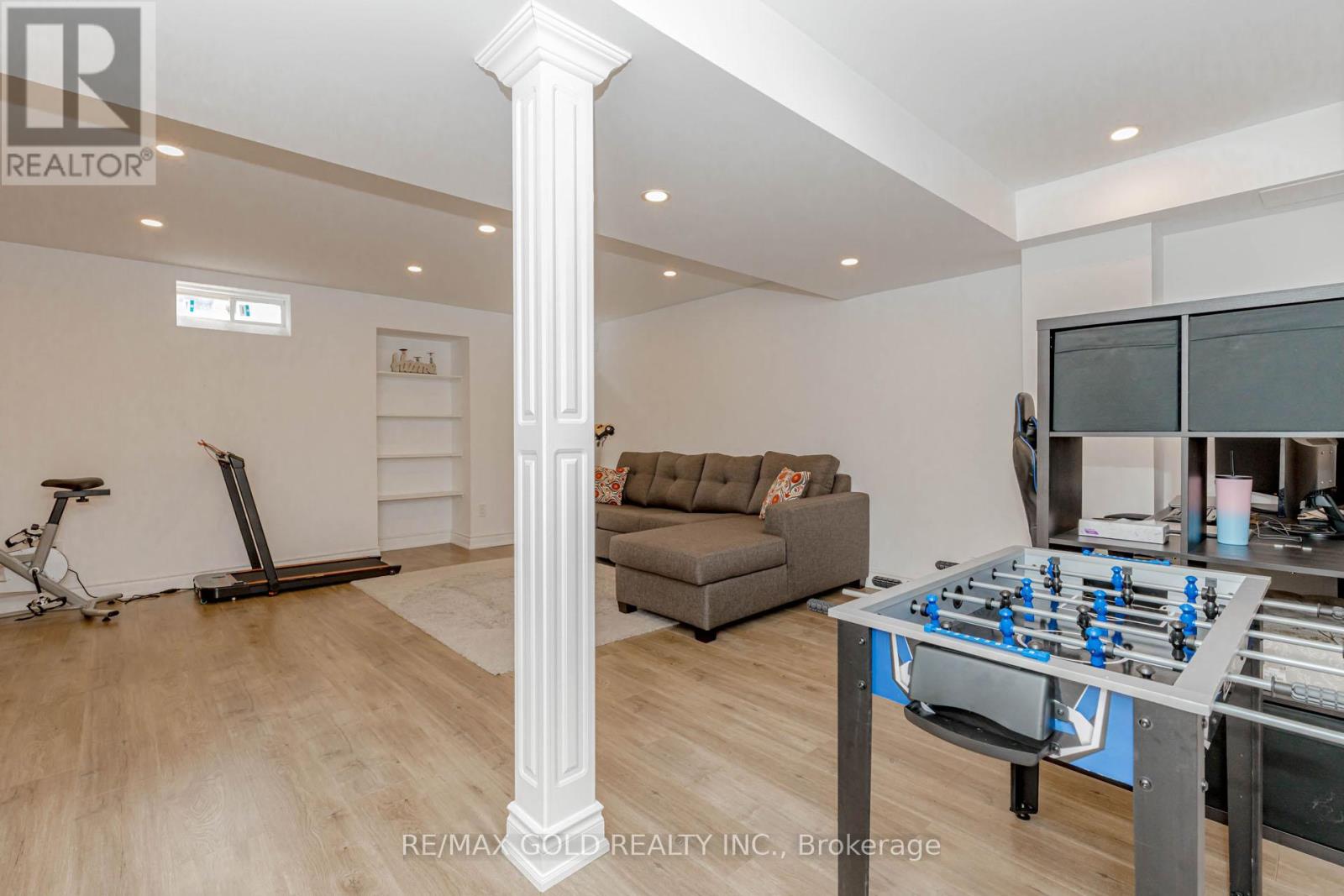 1344 Rose Way, Milton, Ontario  L9E 1M5 - Photo 35 - W12404054