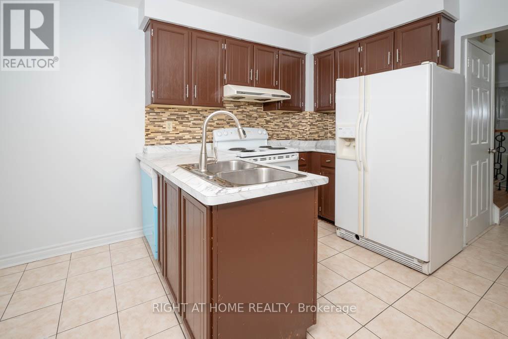 45 - 666 Constellation Drive, Mississauga, Ontario  L5R 3G7 - Photo 11 - W12405537
