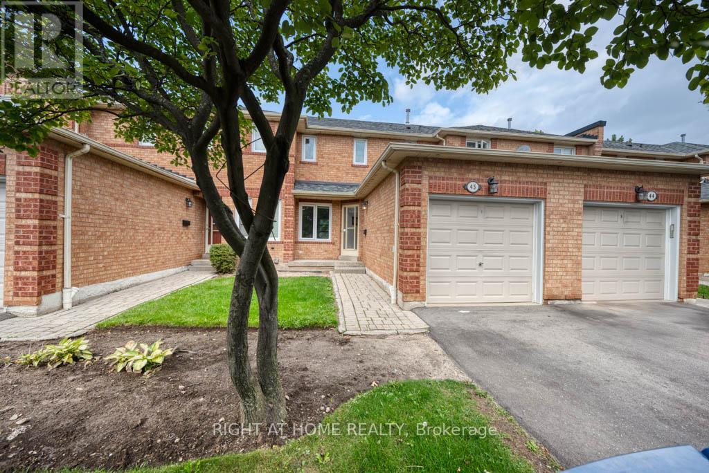 45 - 666 Constellation Drive, Mississauga, Ontario  L5R 3G7 - Photo 2 - W12405537