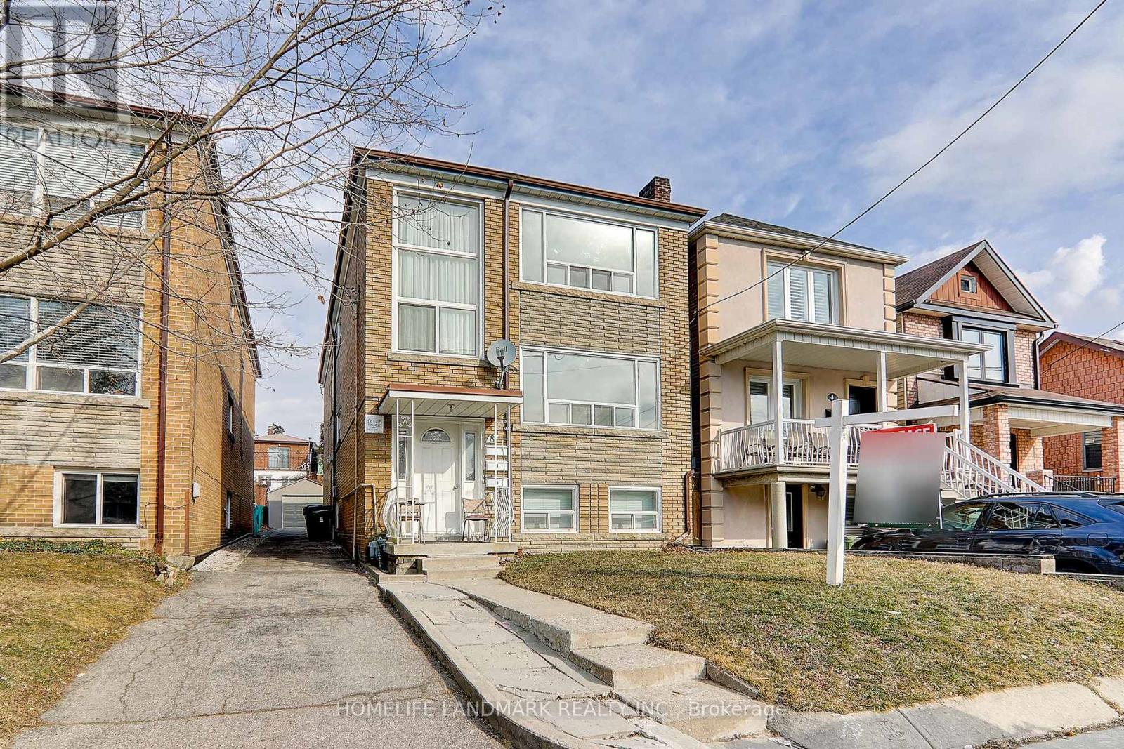 2(Upper - 8 Hanson Road, Toronto, Ontario  M6E 1T3 - Photo 1 - C12405544