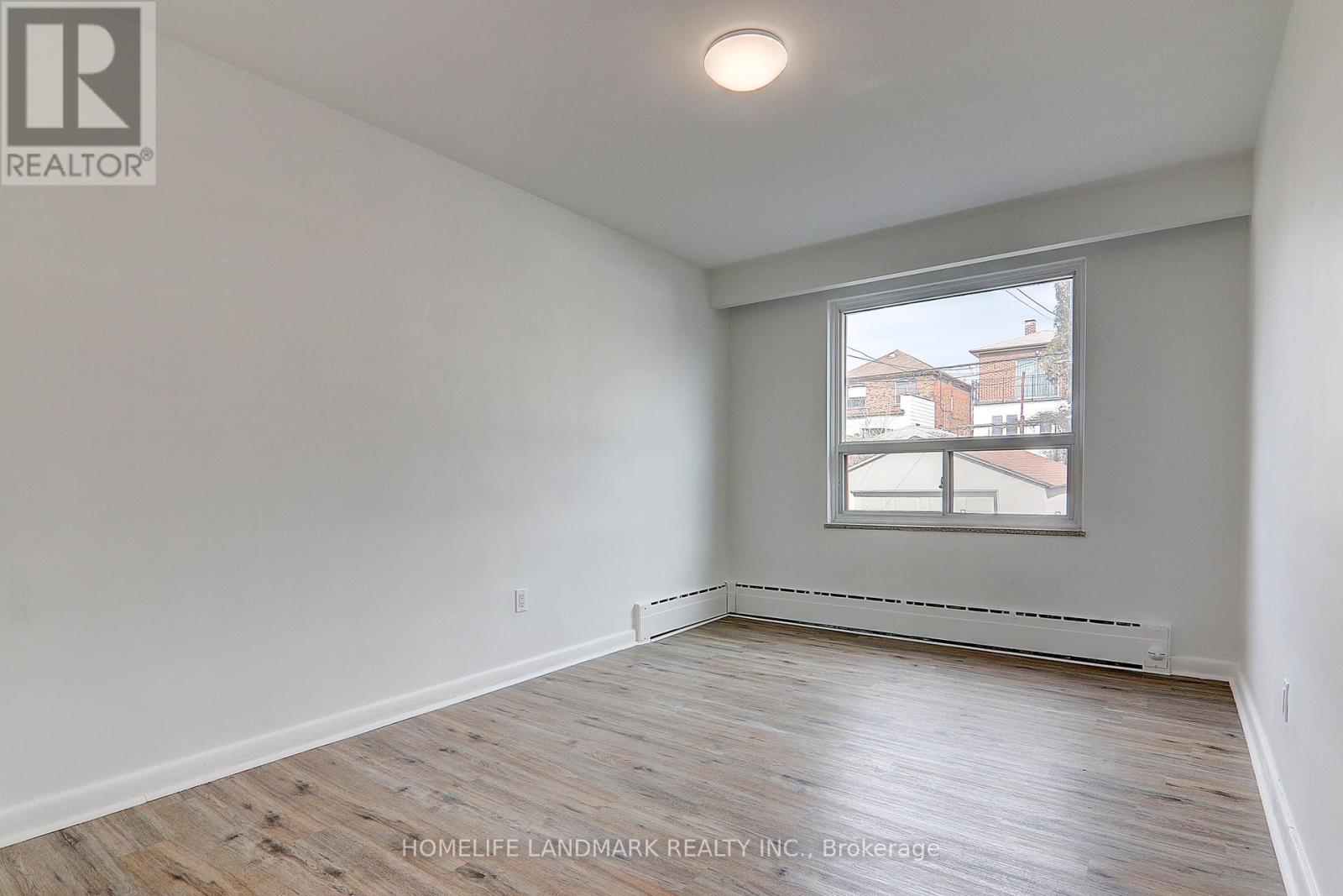 2(Upper - 8 Hanson Road, Toronto, Ontario  M6E 1T3 - Photo 14 - C12405544