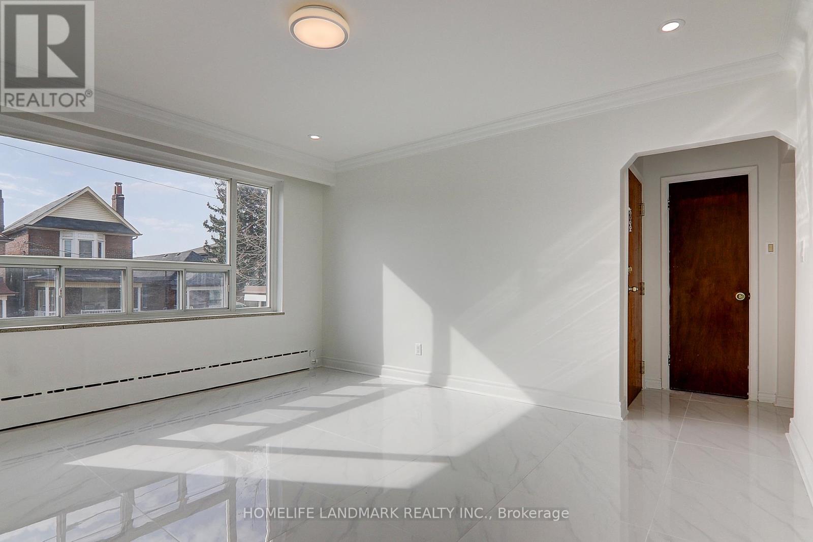 2(Upper - 8 Hanson Road, Toronto, Ontario  M6E 1T3 - Photo 4 - C12405544