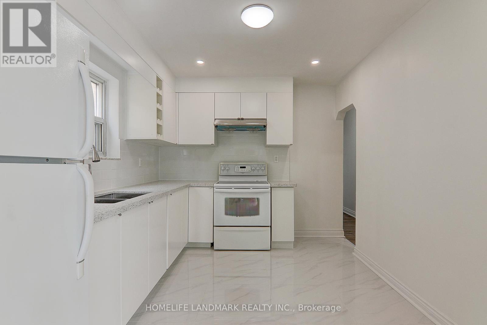 2(Upper - 8 Hanson Road, Toronto, Ontario  M6E 1T3 - Photo 6 - C12405544