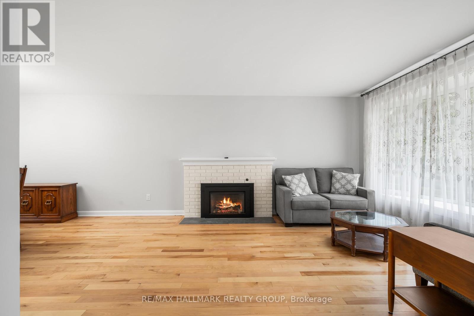 853 Chapman Boulevard, Ottawa, Ontario  K1G 1V1 - Photo 4 - X12405562