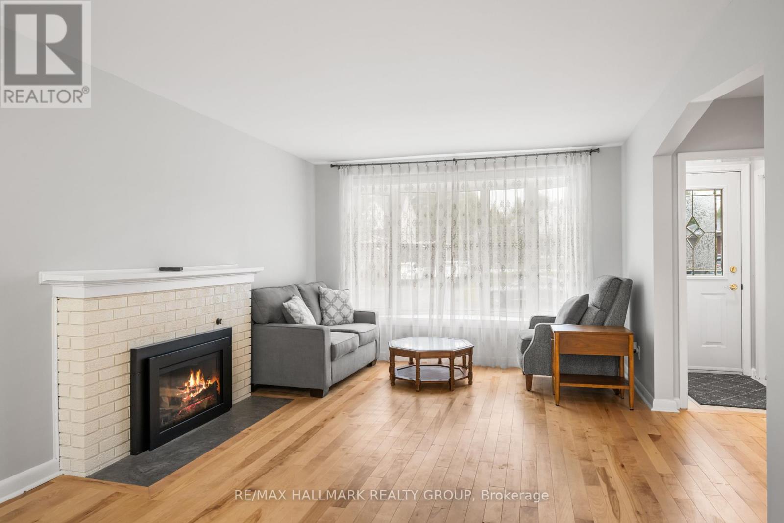 853 Chapman Boulevard, Ottawa, Ontario  K1G 1V1 - Photo 5 - X12405562