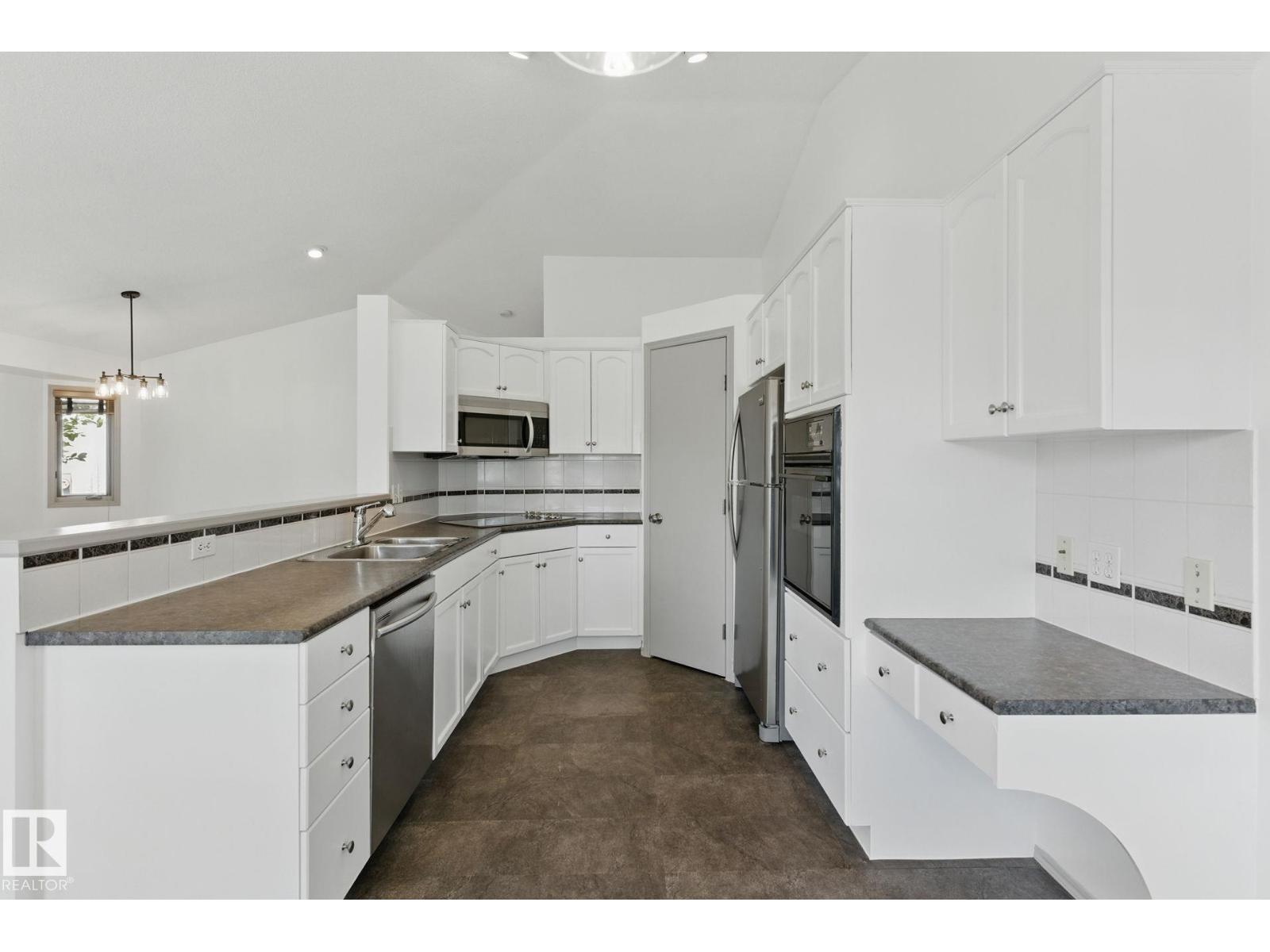 9971 178 Av Nw, Edmonton, Alberta  T5X 5X2 - Photo 10 - E4457916