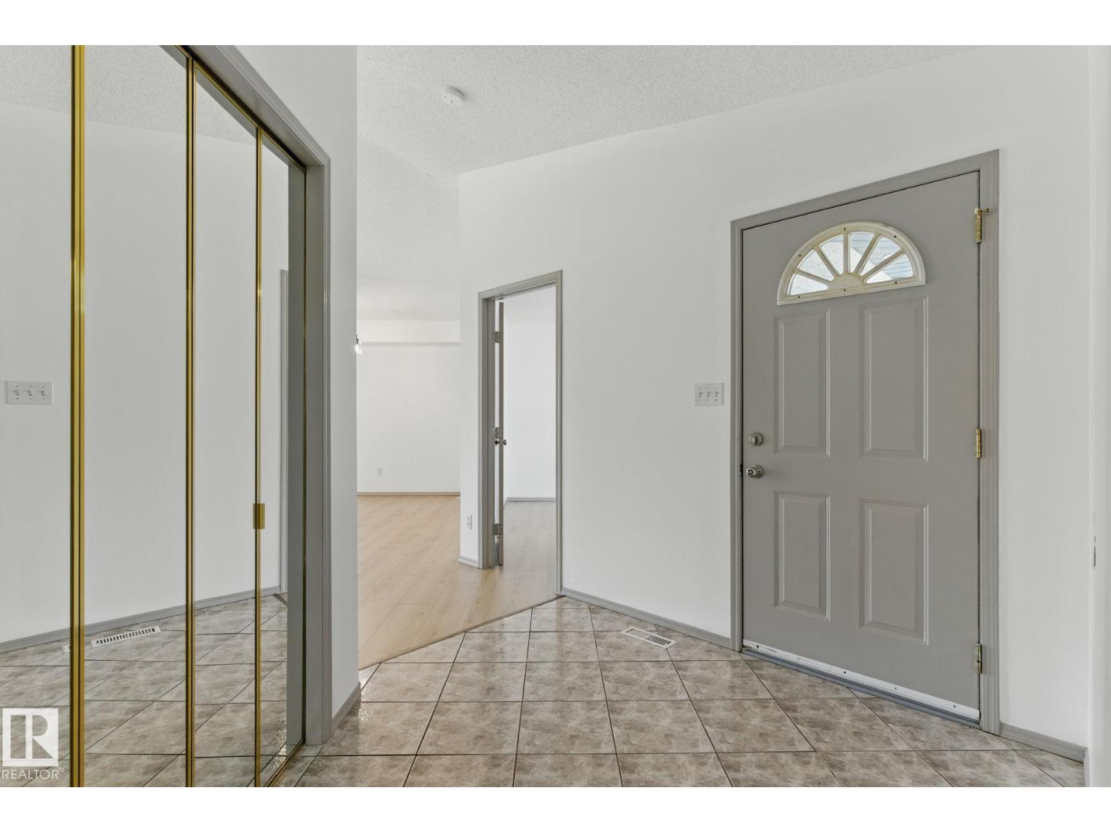 9971 178 Av Nw, Edmonton, Alberta  T5X 5X2 - Photo 4 - E4457916