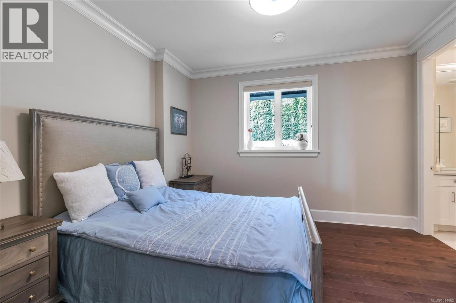 Property at 5058 Catalina Terr image 2