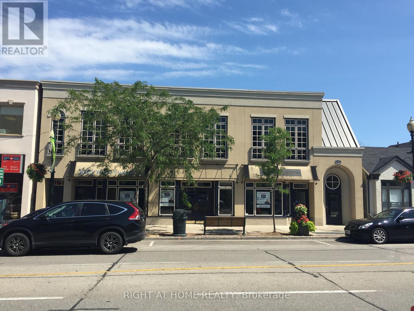 202 - 334 Lakeshore Road E, Oakville, Ontario  L6J 1J6 - Photo 3 - W12405576