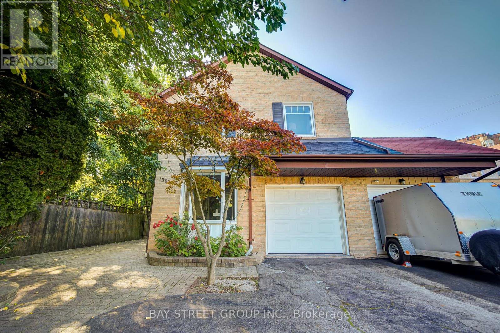 1307 Barberry Green, Oakville, Ontario  L6M 2A7 - Photo 2 - W12405593