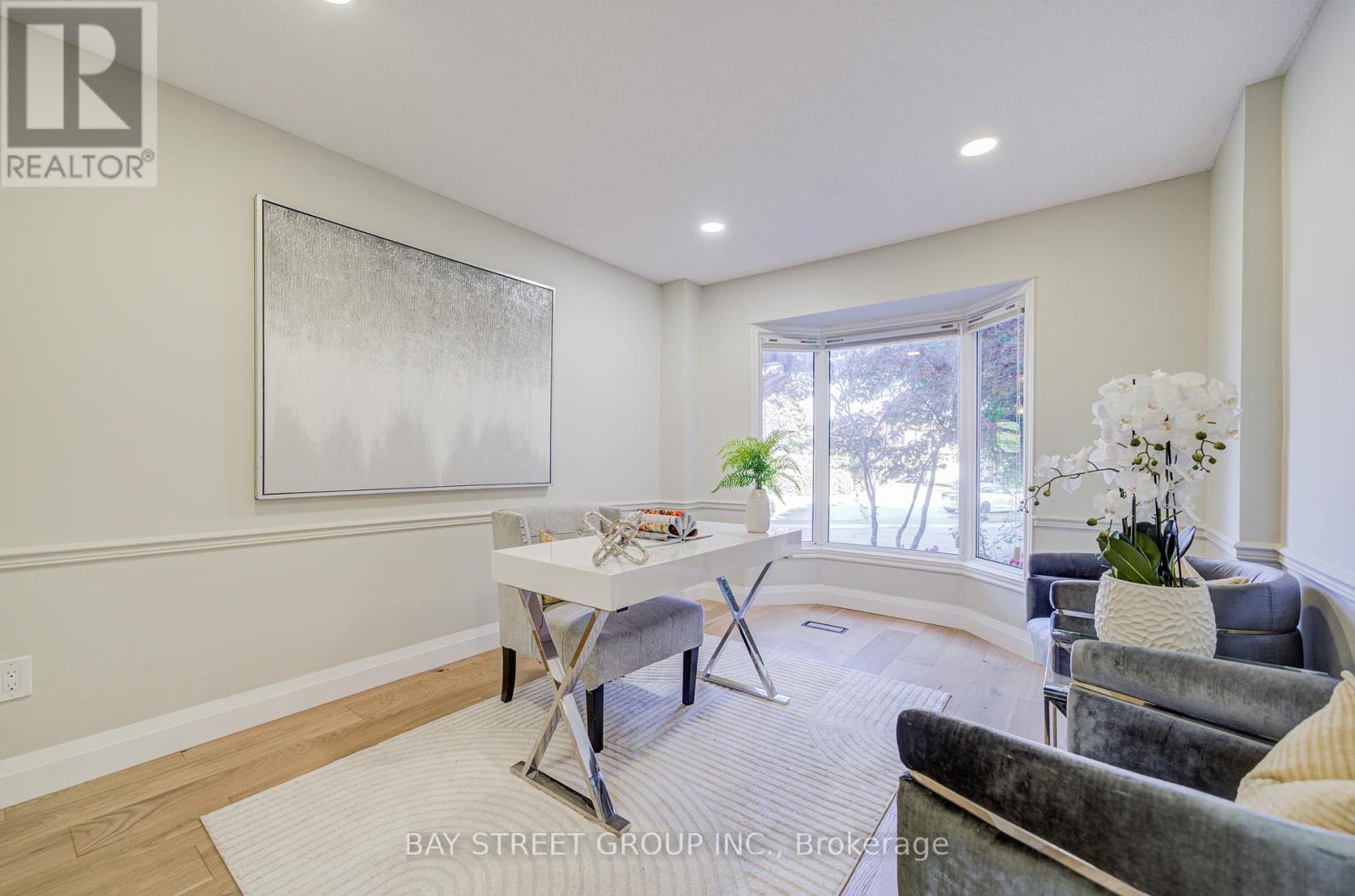 1307 Barberry Green, Oakville, Ontario  L6M 2A7 - Photo 9 - W12405593
