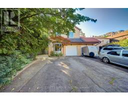 1307 BARBERRY GREEN, Oakville, Ontario