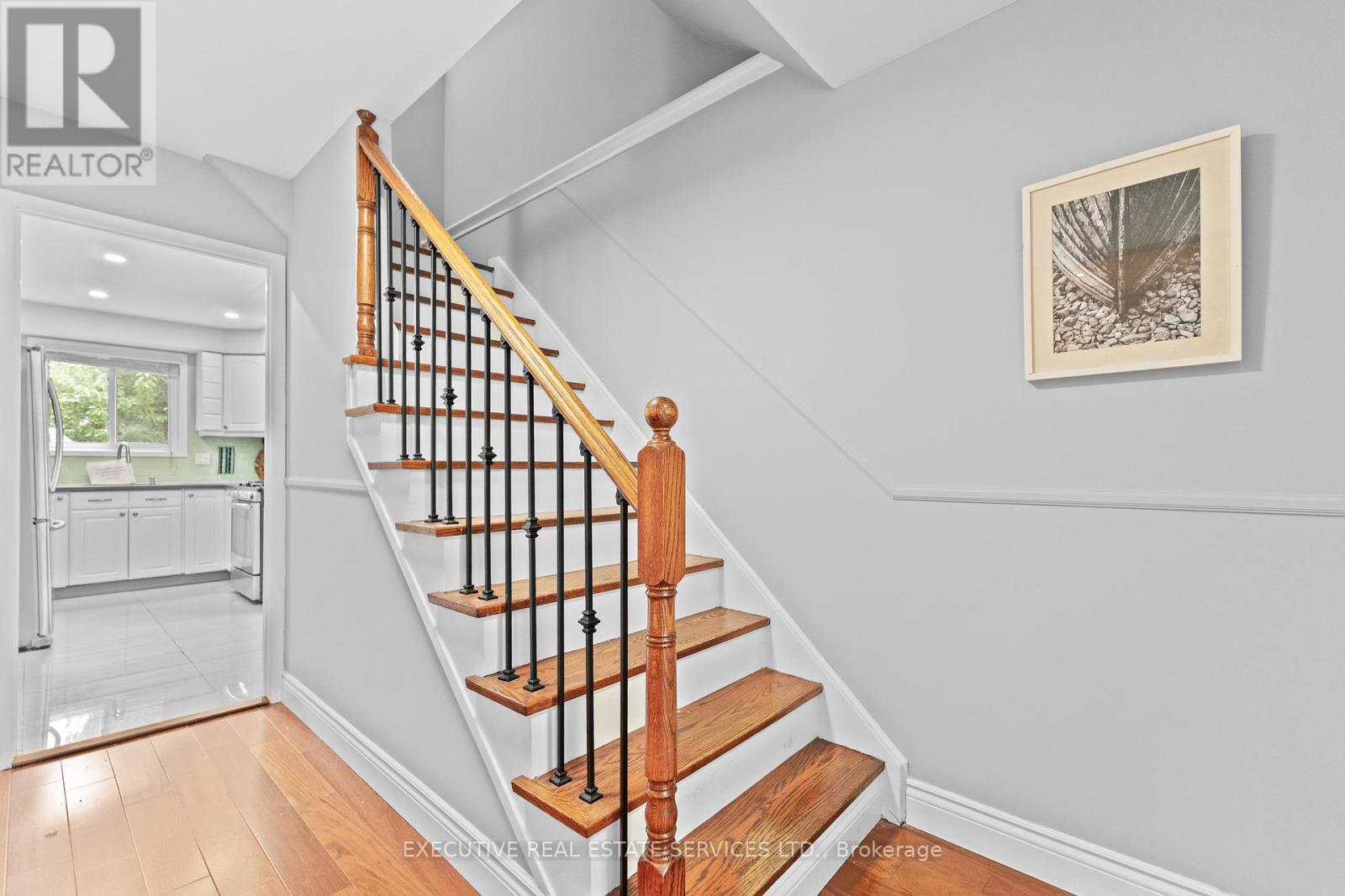 1342 Roylen Road, Oakville, Ontario  L6H 1V4 - Photo 16 - W12405602