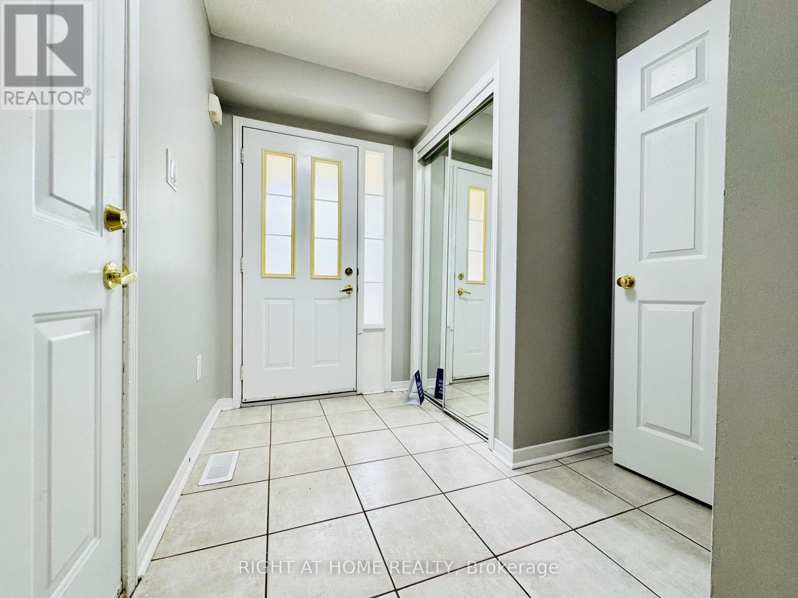 10 - 800 Paramount Drive, Hamilton, Ontario  L8J 3V7 - Photo 3 - X12405575
