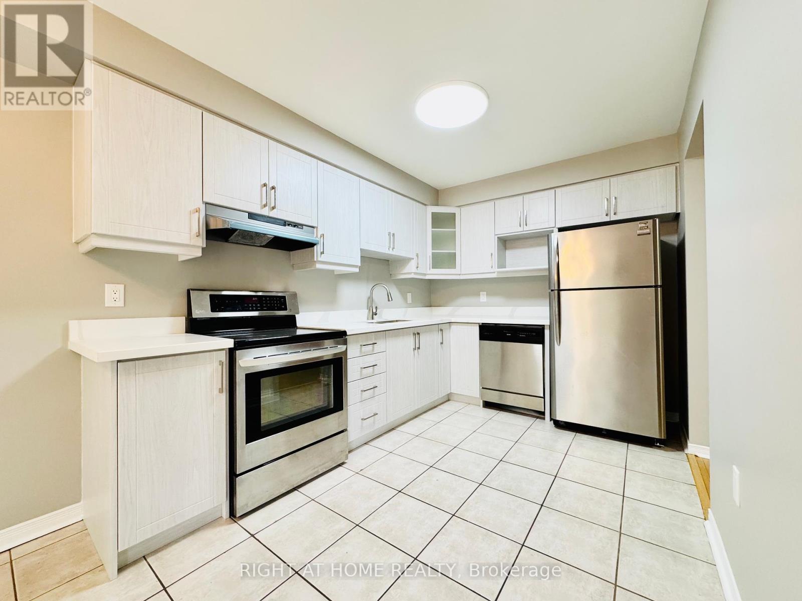 10 - 800 Paramount Drive, Hamilton, Ontario  L8J 3V7 - Photo 8 - X12405575