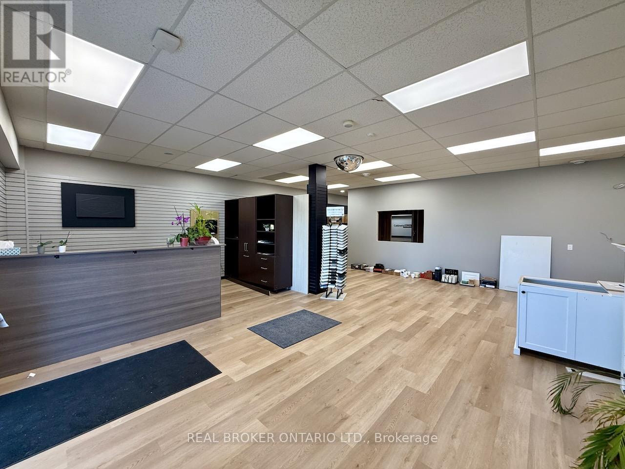 1,2,3 North - 94 Dunkirk Road, St. Catharines, Ontario  L2P 3H4 - Photo 2 - X12405582
