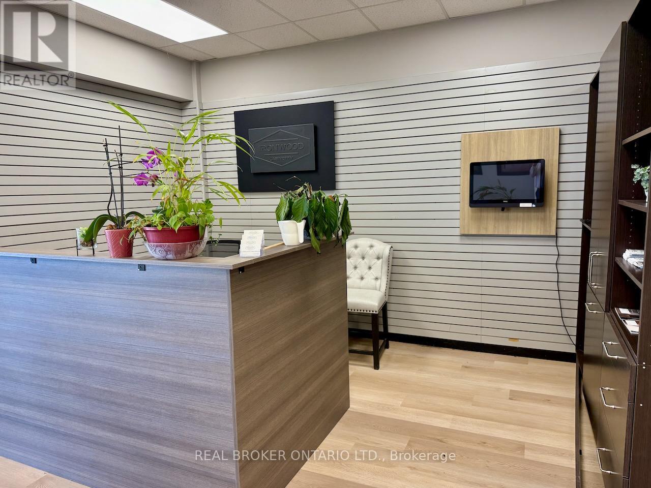 1,2,3 North - 94 Dunkirk Road, St. Catharines, Ontario  L2P 3H4 - Photo 3 - X12405582