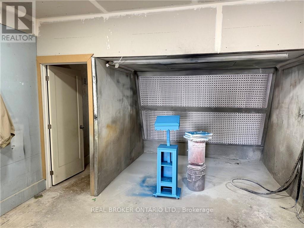 1,2,3 South - 94 Dunkirk Road, St. Catharines, Ontario  L2P 3H4 - Photo 2 - X12405583