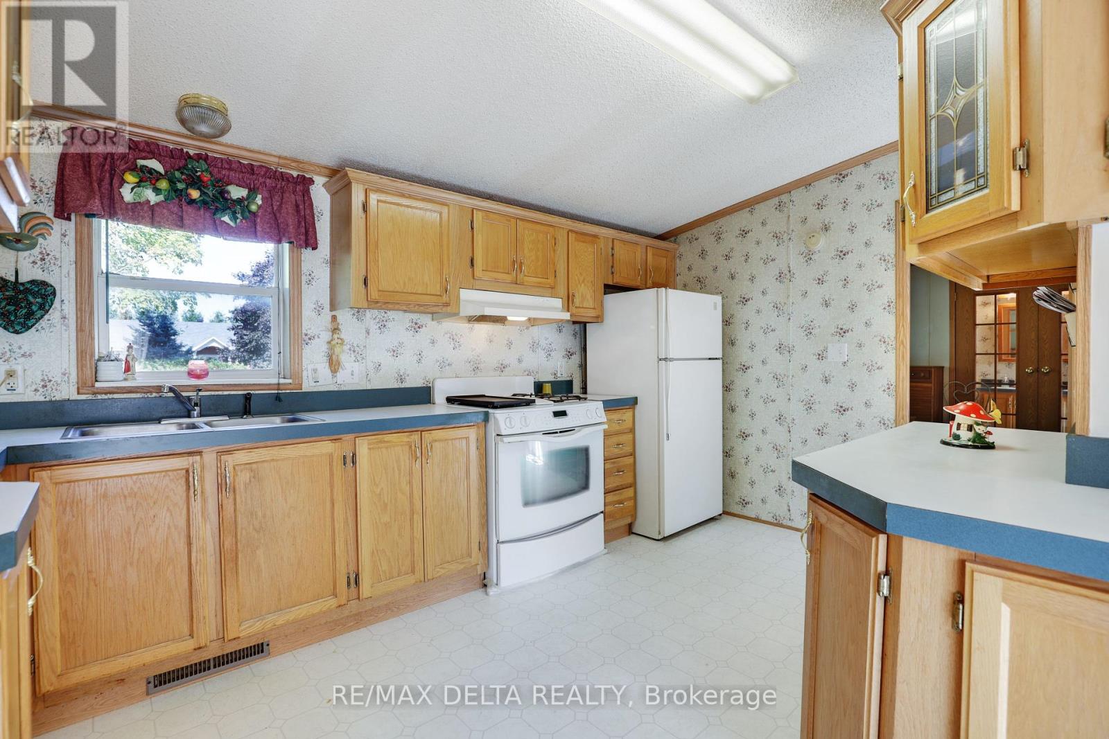 15270 Concession 8-9 Road, North Stormont, Ontario  K0A 1R0 - Photo 10 - X12405626
