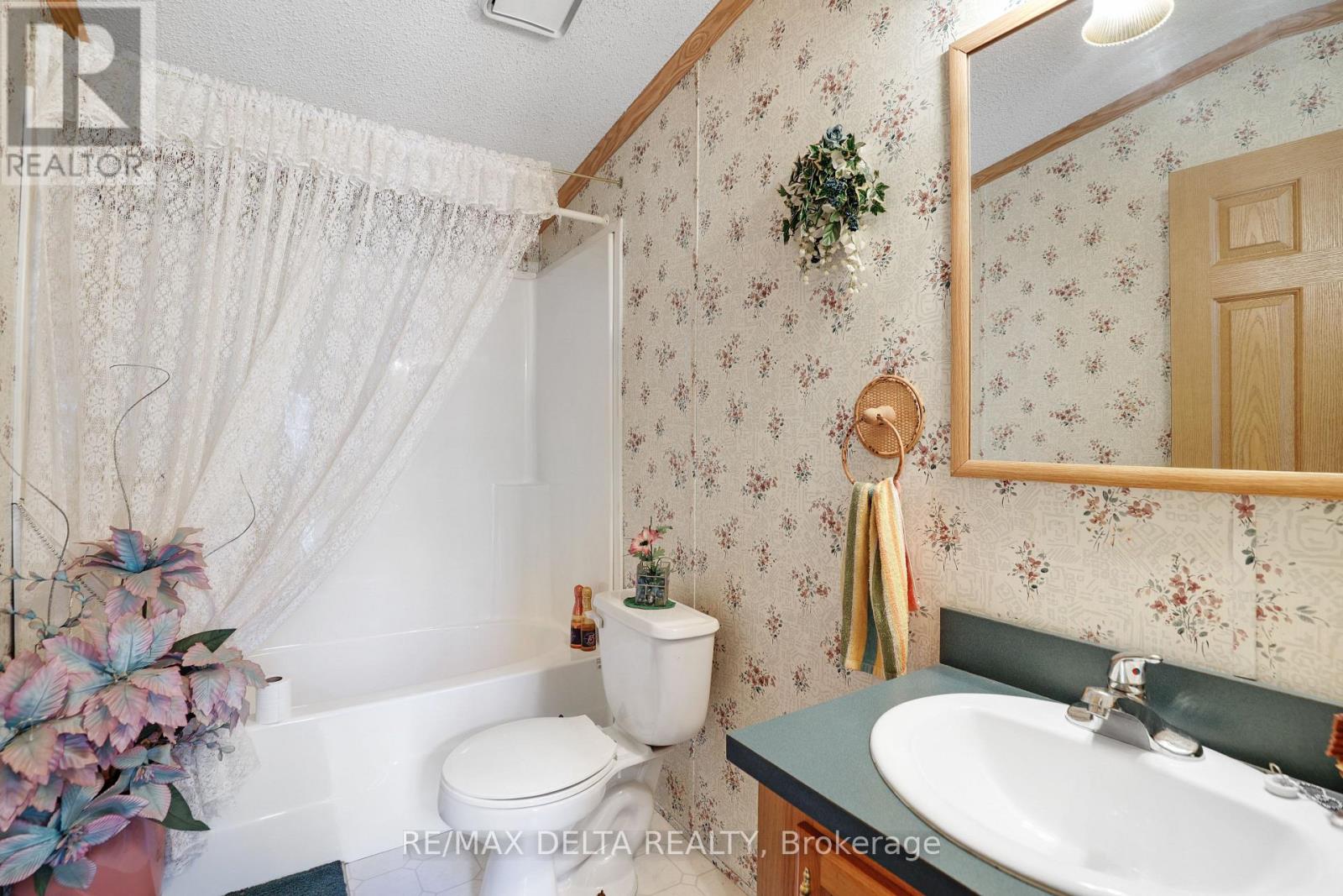 15270 Concession 8-9 Road, North Stormont, Ontario  K0A 1R0 - Photo 19 - X12405626