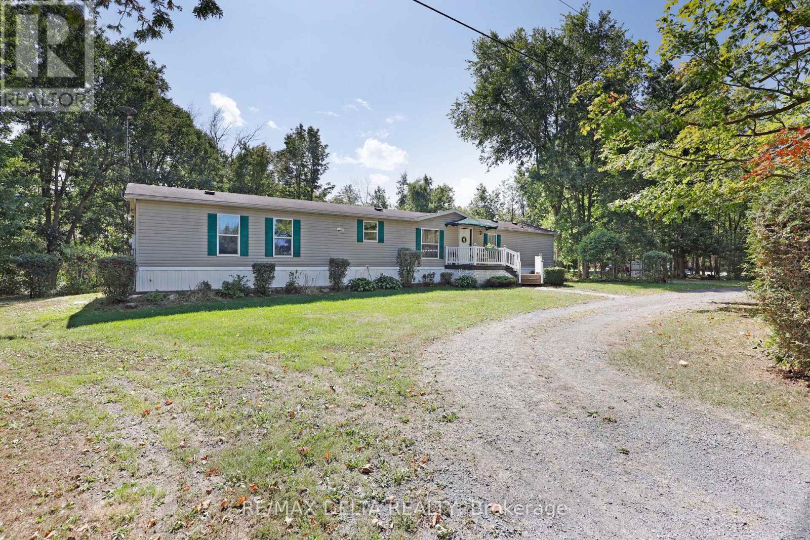 15270 Concession 8-9 Road, North Stormont, Ontario  K0A 1R0 - Photo 2 - X12405626