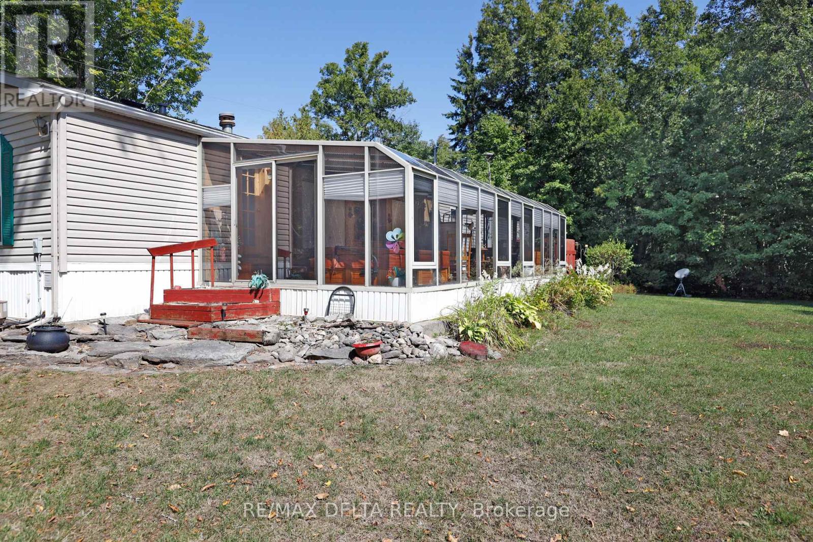 15270 Concession 8-9 Road, North Stormont, Ontario  K0A 1R0 - Photo 24 - X12405626