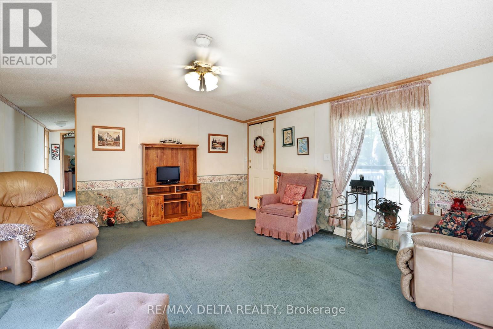 15270 Concession 8-9 Road, North Stormont, Ontario  K0A 1R0 - Photo 6 - X12405626