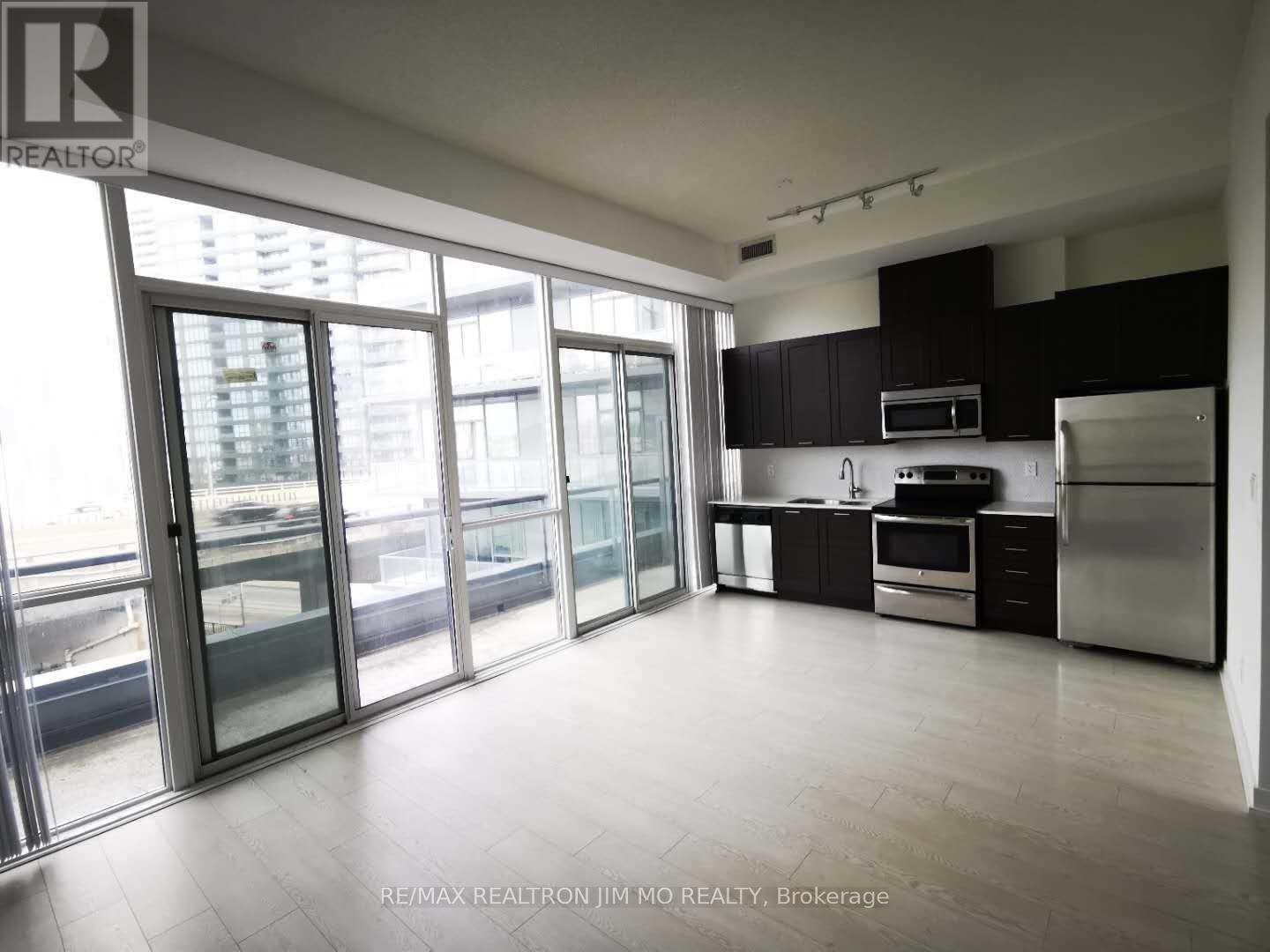 727 - 20 Bruyeres Mews, Toronto, Ontario  M5V 0G8 - Photo 2 - C12405635