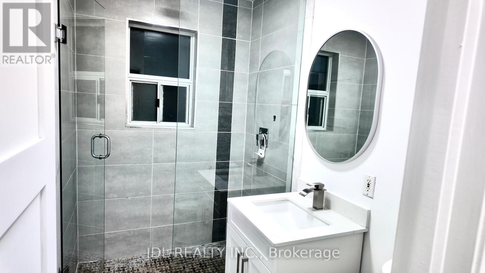 132 Edgecroft Road, Toronto, Ontario  M8Z 2C3 - Photo 14 - W12405613