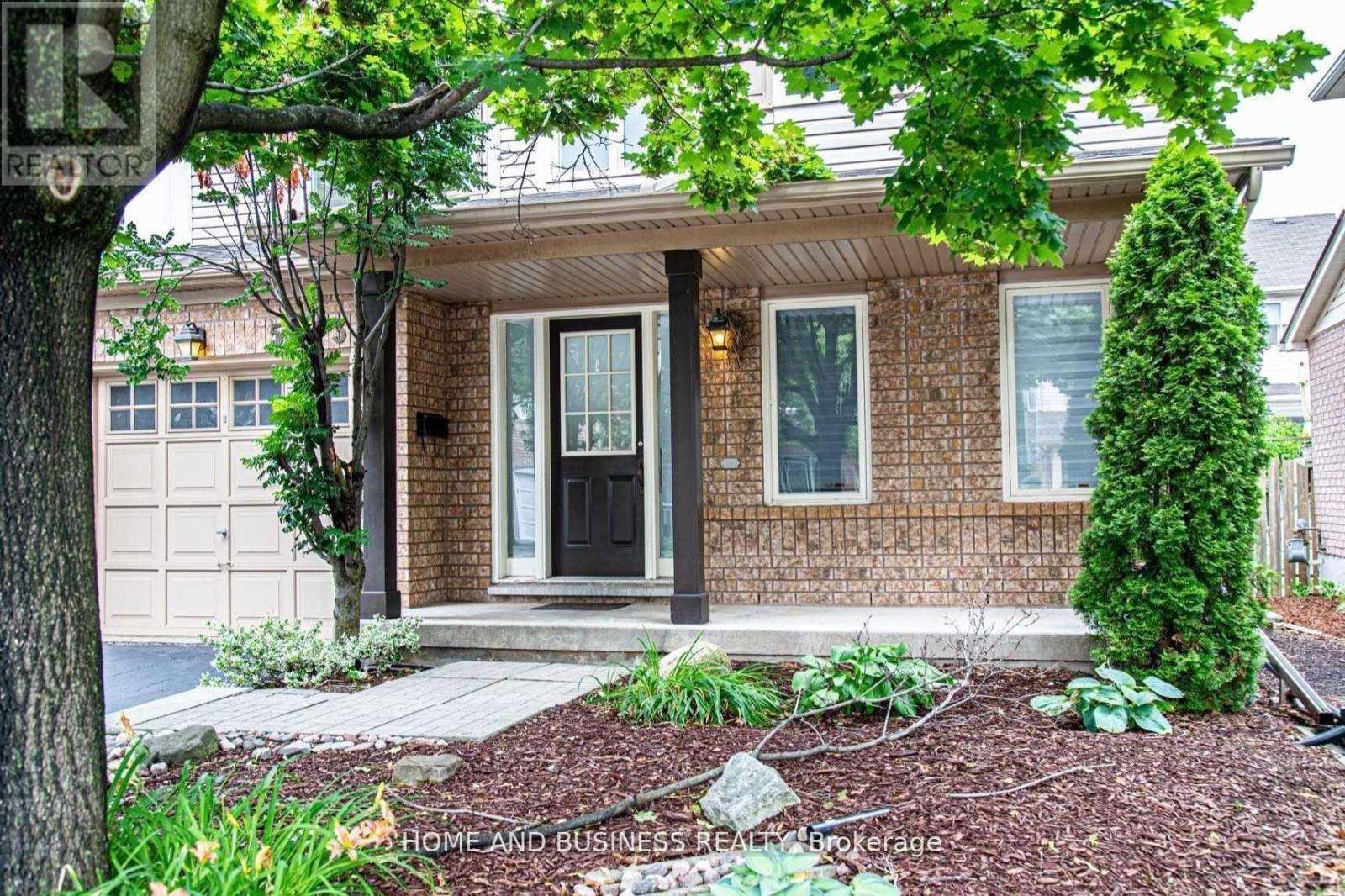 5013 Kempling Lane, Burlington, Ontario  L7L 6J4 - Photo 23 - W12405627