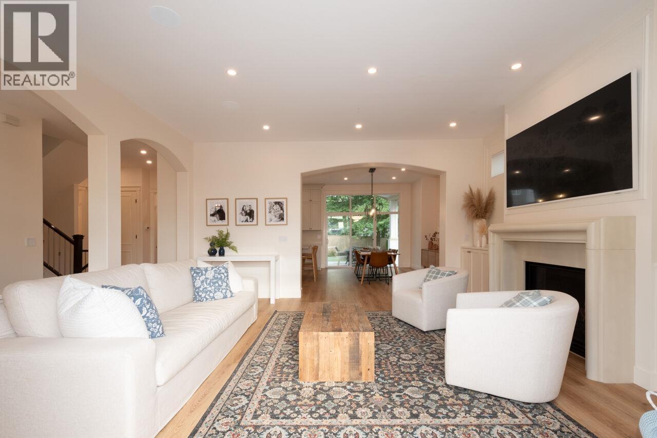 1345 Soball Street, Coquitlam, British Columbia  V3E 0B8 - Photo 9 - R3048049