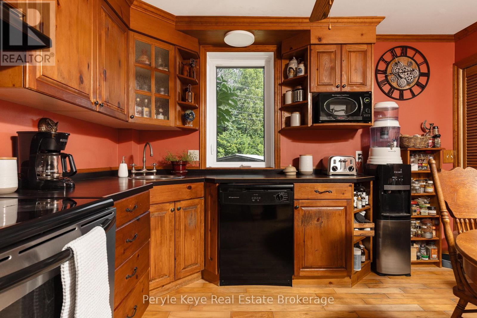 2322 Old Muskoka Road, Huntsville, Ontario  P0B 1M0 - Photo 17 - X12405675