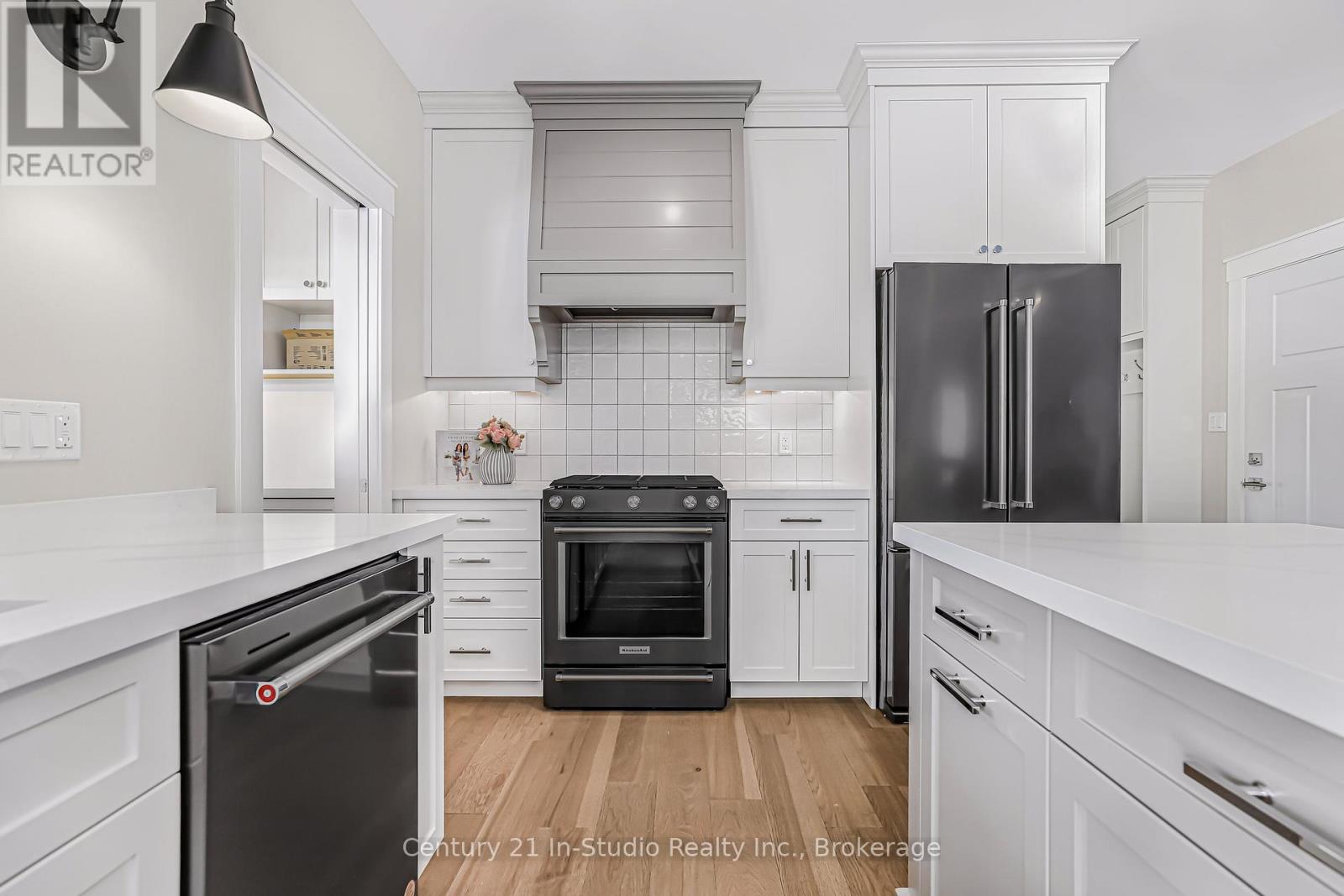 3 Grenville Street N, Saugeen Shores, Ontario  N0H 2L0 - Photo 13 - X12405712