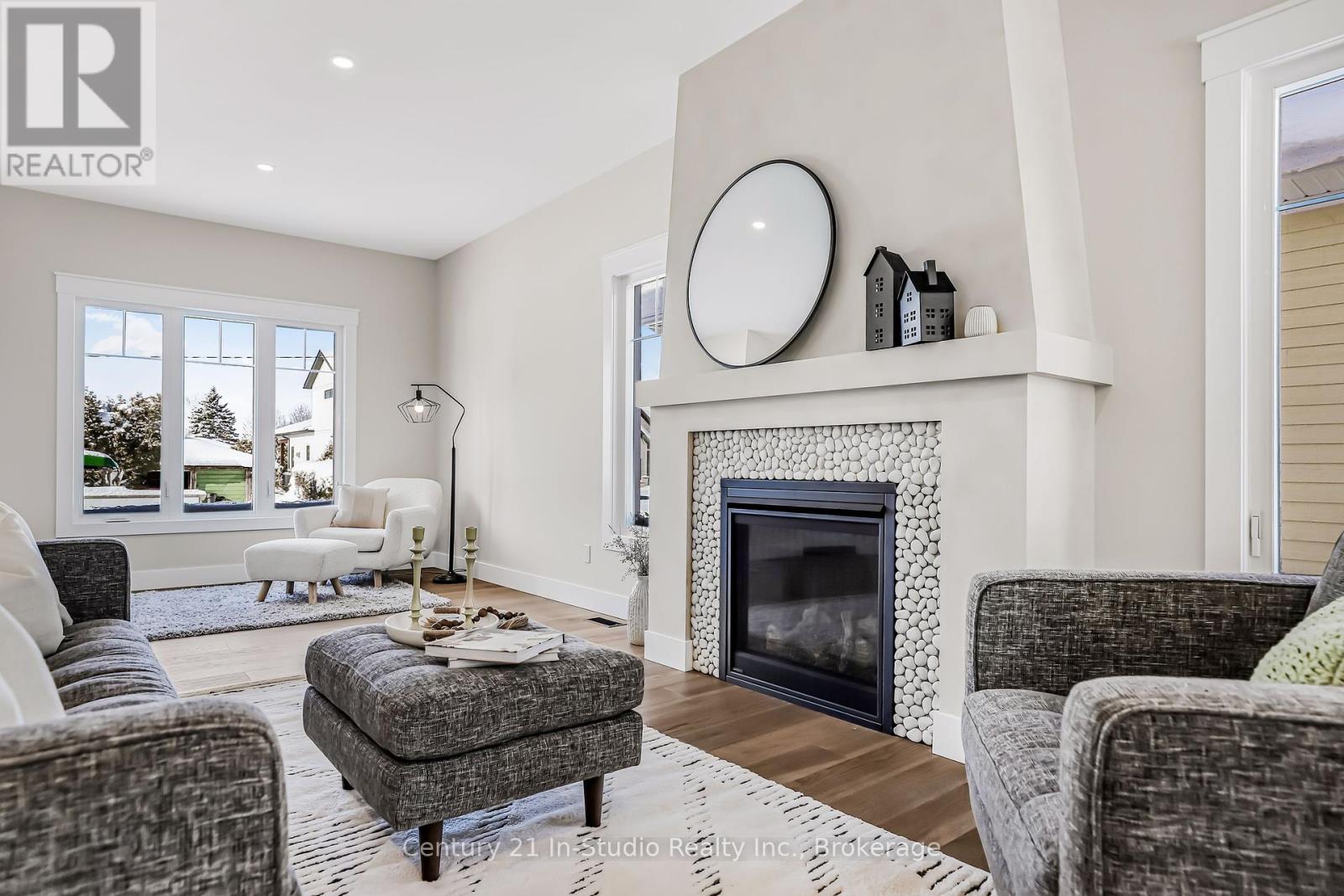3 Grenville Street N, Saugeen Shores, Ontario  N0H 2L0 - Photo 6 - X12405712