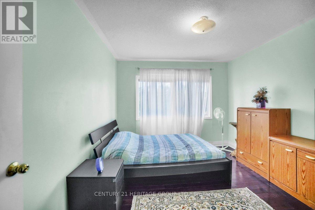 765 Dillman Avenue, Newmarket, Ontario  L3X 2K3 - Photo 12 - N12362433