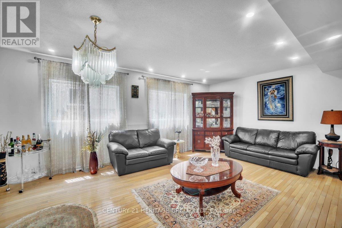 765 Dillman Avenue, Newmarket, Ontario  L3X 2K3 - Photo 6 - N12362433